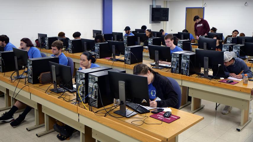 计算机实验室与学生